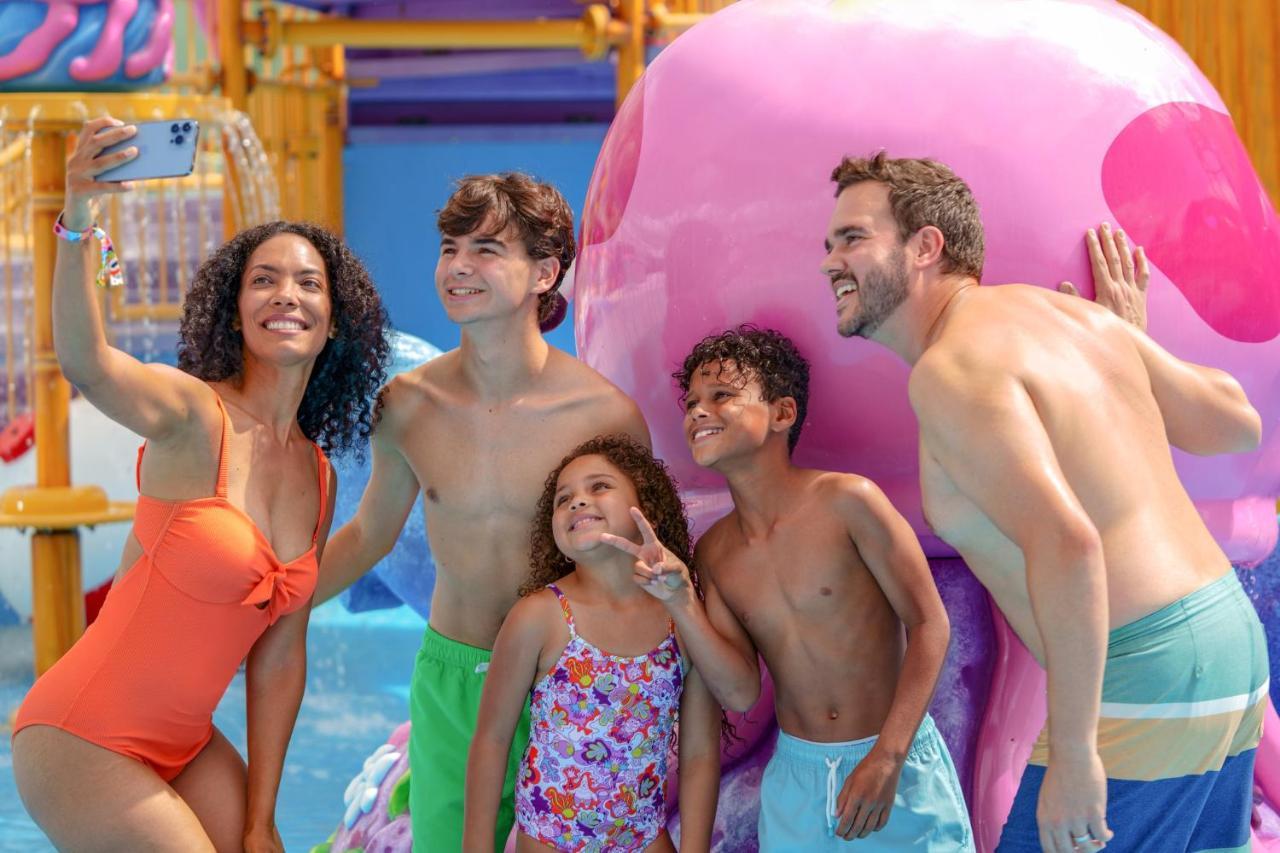 Nickelodeon Hotels & Resorts Riviera Maya Пуэрто-Морелос Экстерьер фото Family at Splash Island