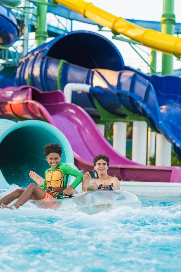 Nickelodeon Hotels & Resorts Riviera Maya Пуэрто-Морелос Экстерьер фото The lazy river at the water park