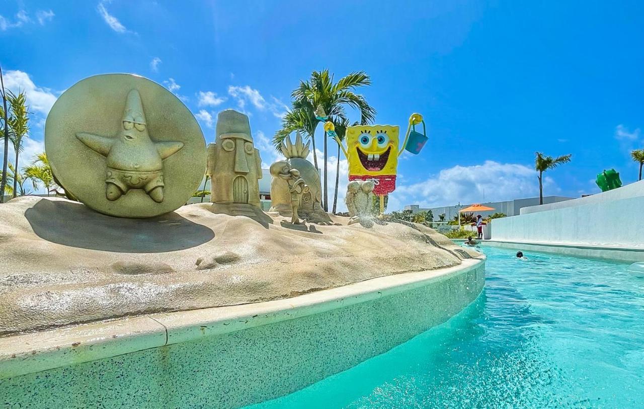 Nickelodeon Hotels & Resorts Riviera Maya Пуэрто-Морелос Экстерьер фото SpongeBob Squarepants and Patrick Star at the Nickelodeon Hotel