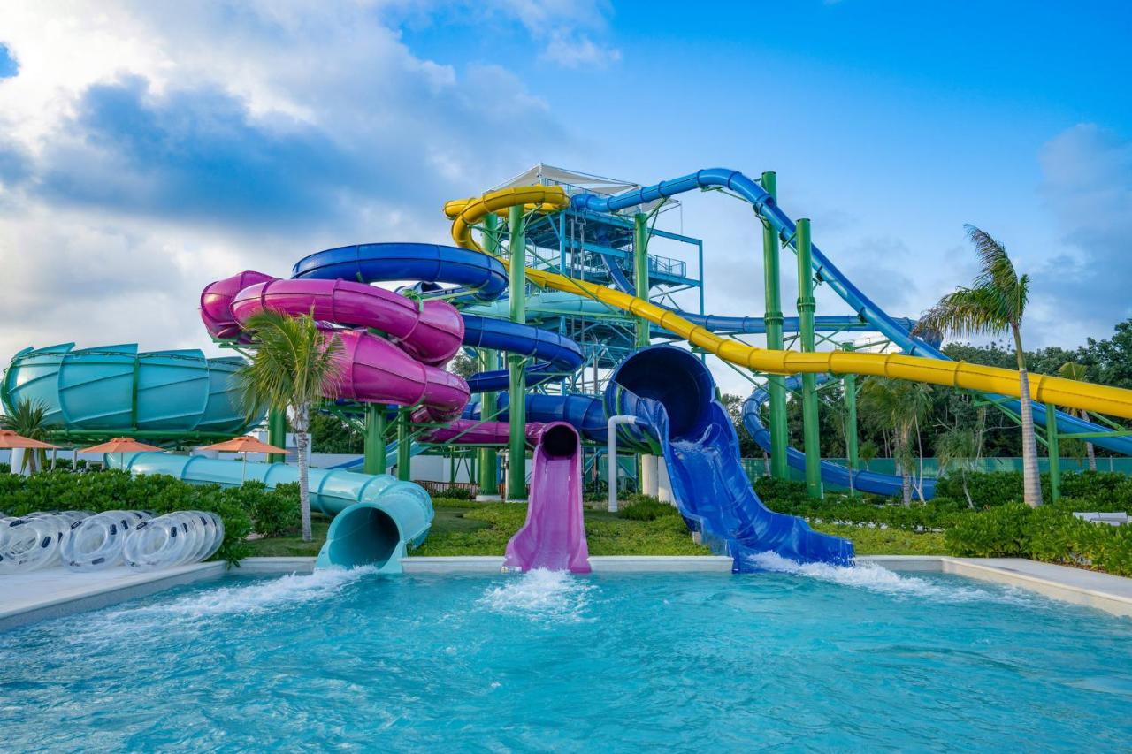 Nickelodeon Hotels & Resorts Riviera Maya Пуэрто-Морелос Экстерьер фото Water slides at Atlantis Paradise Island